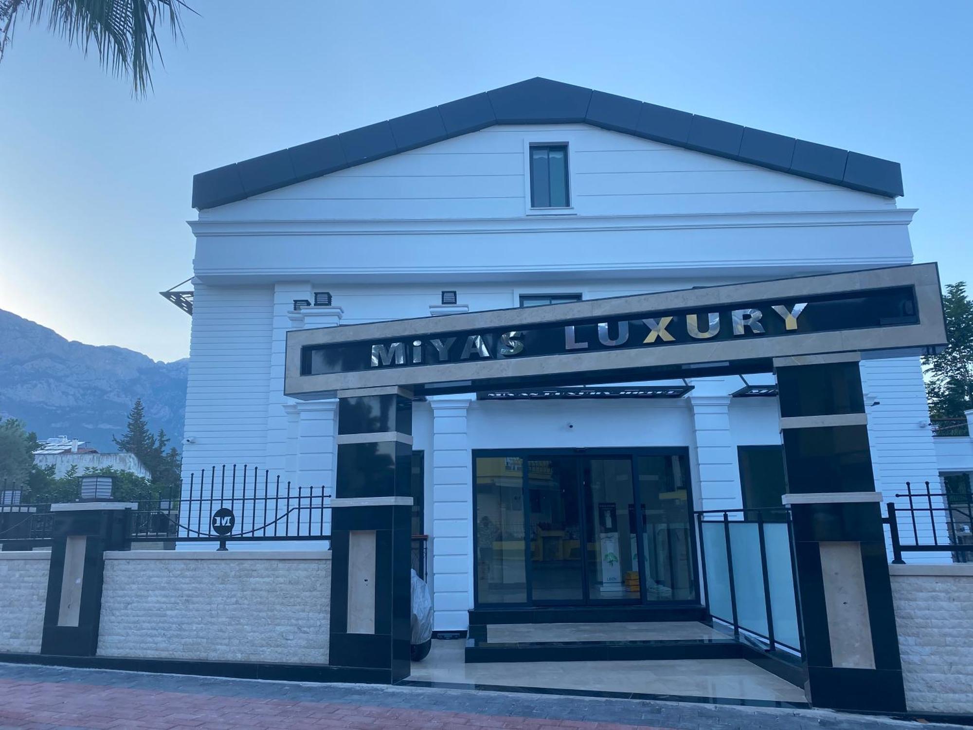 Miyas Luxury Hotel ケメル エクステリア 写真